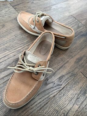 Sperry women’s Tan and Cream Boat Shoes